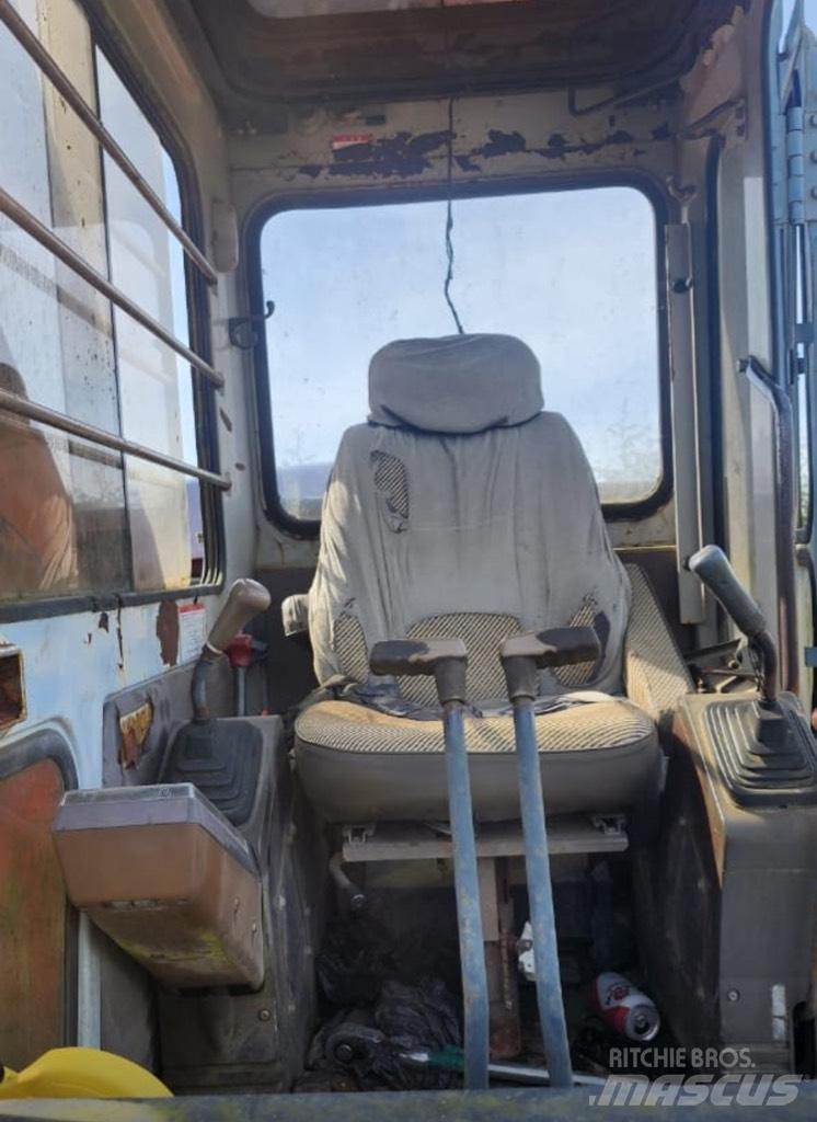 Hitachi EX 200 LC Escavadeiras de esteiras