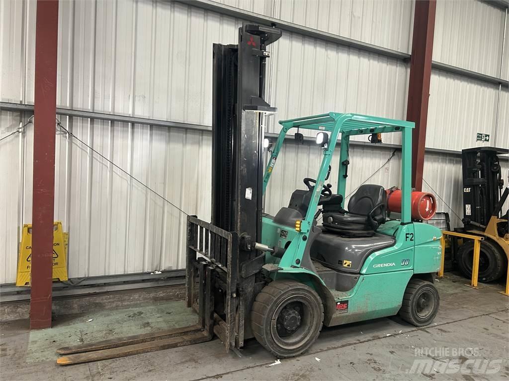 Mitsubishi FG30NT Empilhadores a gás