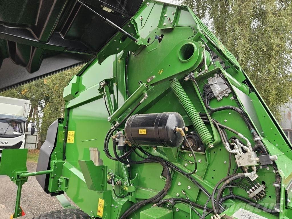John Deere V461M Enfardadeira de rolos