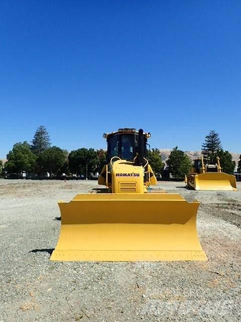Komatsu D61EX-24 Dozers - Tratores rastos