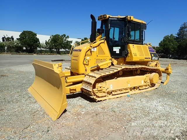 Komatsu D61EX-24 Dozers - Tratores rastos