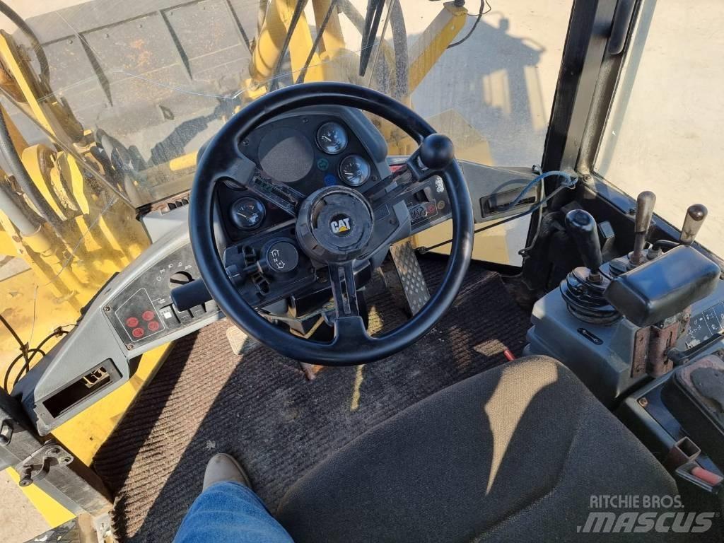 CAT IT 28 G Carregadeiras de rodas