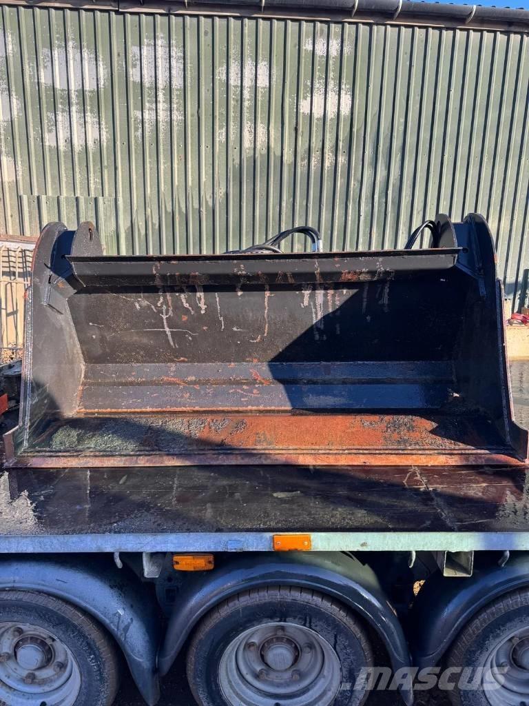 Manitou 4-in-1 Manipulador telescópico