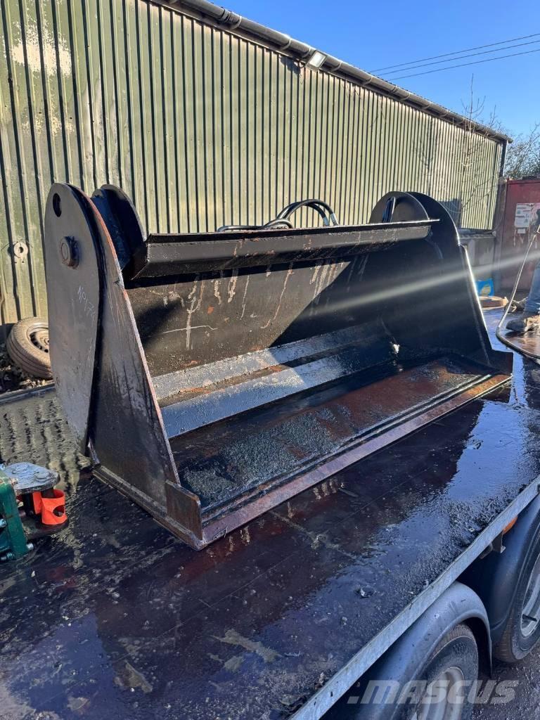 Manitou 4-in-1 Manipulador telescópico