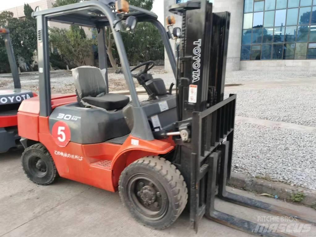 Toyota 7FD 30 Empilhadores Diesel