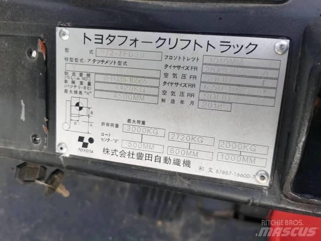 Toyota 7FD 30 Empilhadores Diesel