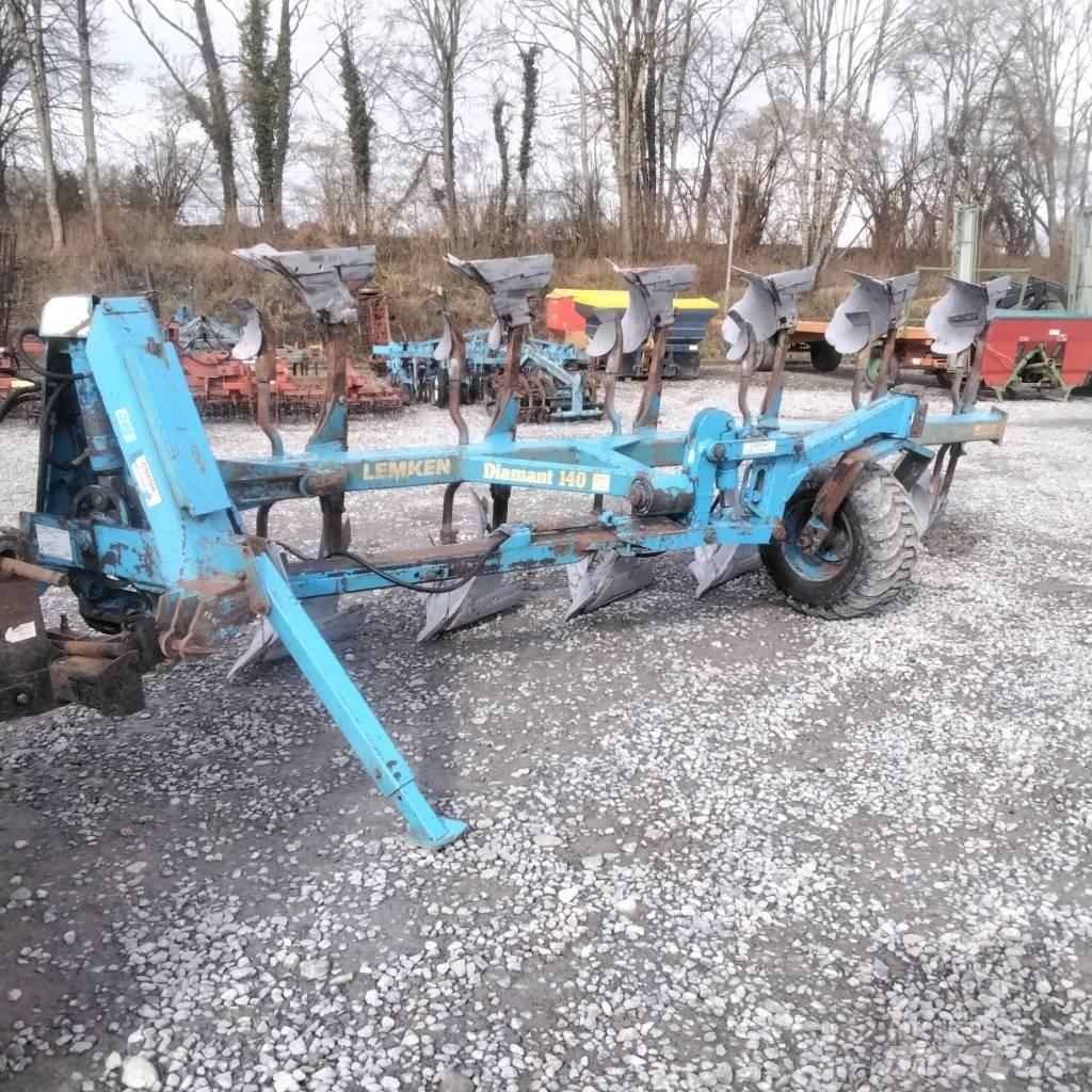 Lemken DIAMANT 140 Charruas reversíveis