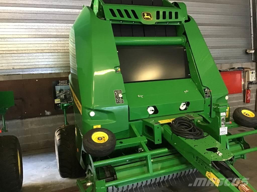 John Deere V461M Enfardadeira de rolos