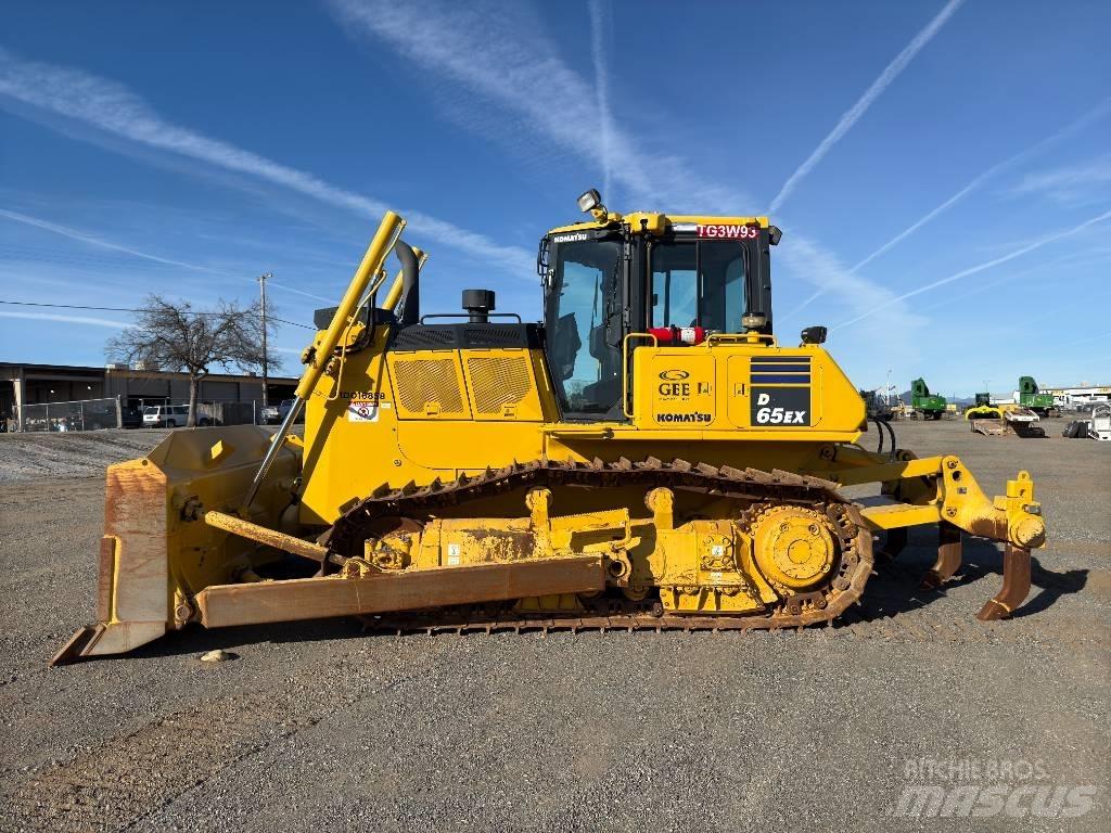 Komatsu D65EX-18 Dozers - Tratores rastos