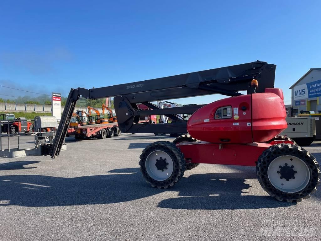 Manitou 200 ATJ Elevadores braços articulados