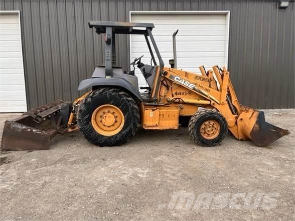 CASE 570M XT Carregadeiras de rodas