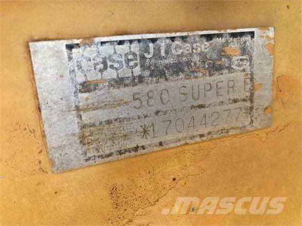 CASE 580E Retroescavadeiras