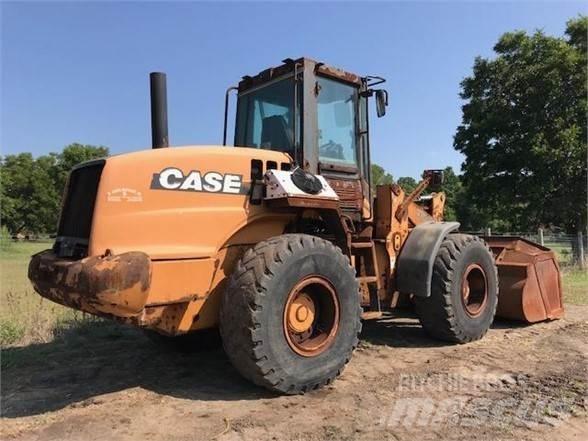 CASE 621D Carregadeiras de rodas