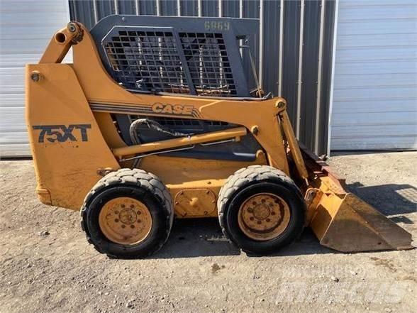 CASE 75XT Minicarregadeiras