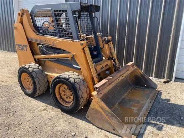 CASE 75XT Minicarregadeiras