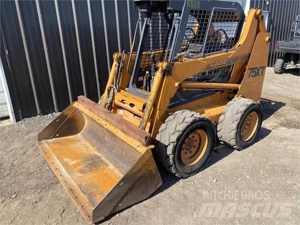 CASE 75XT Minicarregadeiras