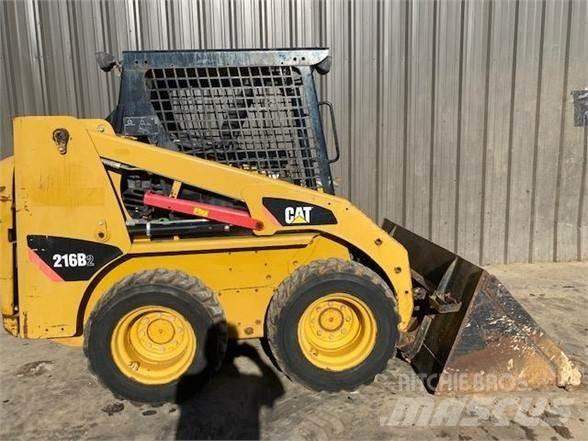 CAT 216B2 Minicarregadeiras