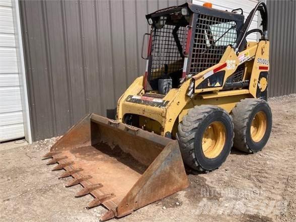 CAT 228 Minicarregadeiras