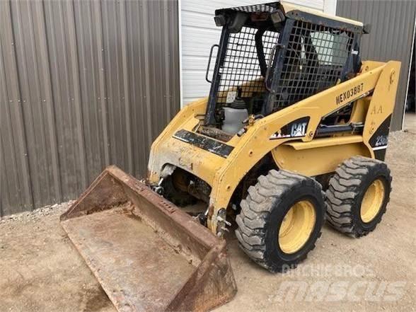 CAT 236B Minicarregadeiras