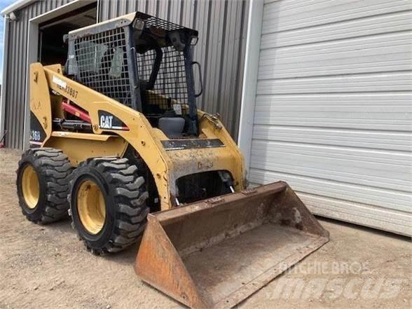 CAT 236B Minicarregadeiras