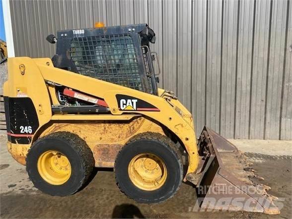 CAT 246 Minicarregadeiras