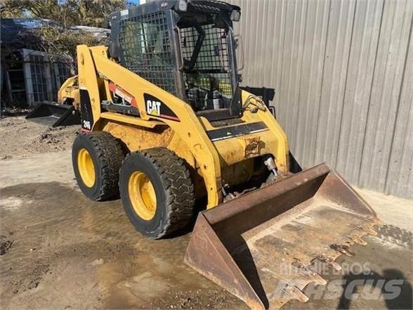 CAT 246 Minicarregadeiras