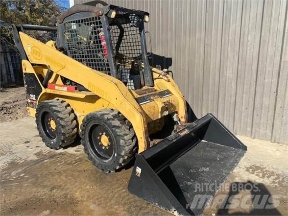 CAT 252 Minicarregadeiras