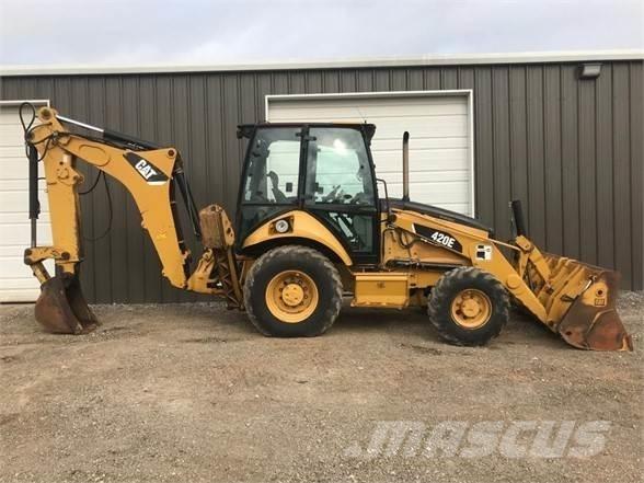 CAT 420E Retroescavadeiras
