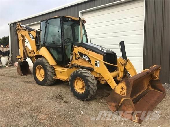 CAT 420E Retroescavadeiras