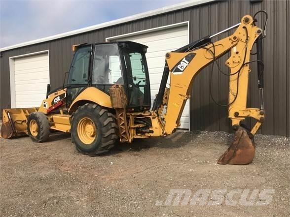 CAT 420E Retroescavadeiras