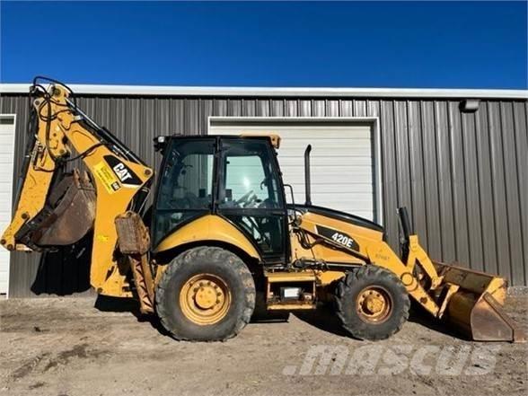 CAT 420E Retroescavadeiras