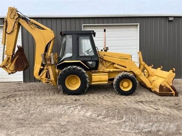 CAT 446B Retroescavadeiras