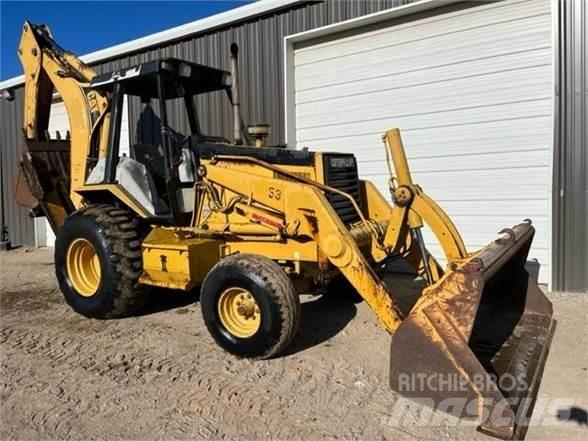 CAT 446B Retroescavadeiras