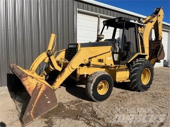 CAT 446B Retroescavadeiras