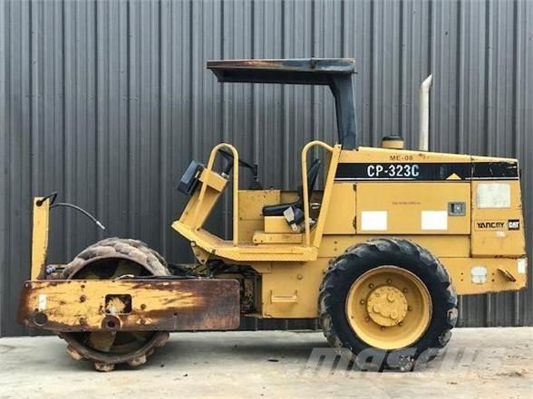 CAT CP-323C Cilindros Compactadores monocilíndricos