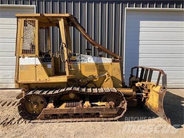 CAT D3C Dozers - Tratores rastos