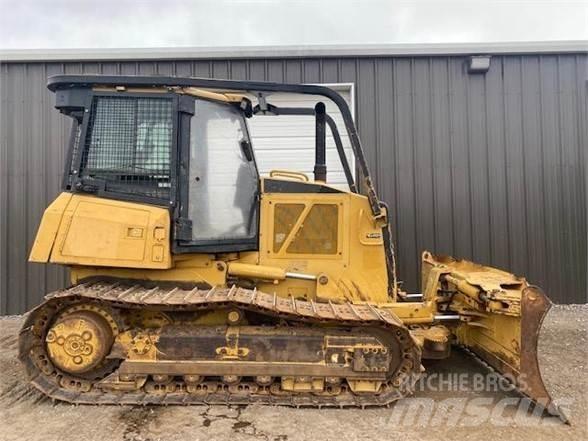 CAT D6K Dozers - Tratores rastos