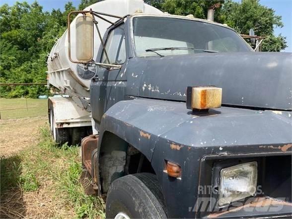 Ford F800 Camiões-cisterna