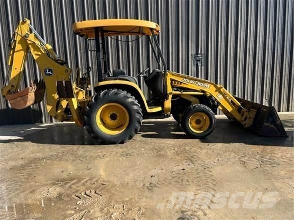 John Deere 110 Retroescavadeiras