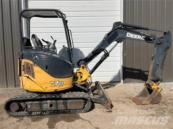 John Deere 27D Miniescavadeiras