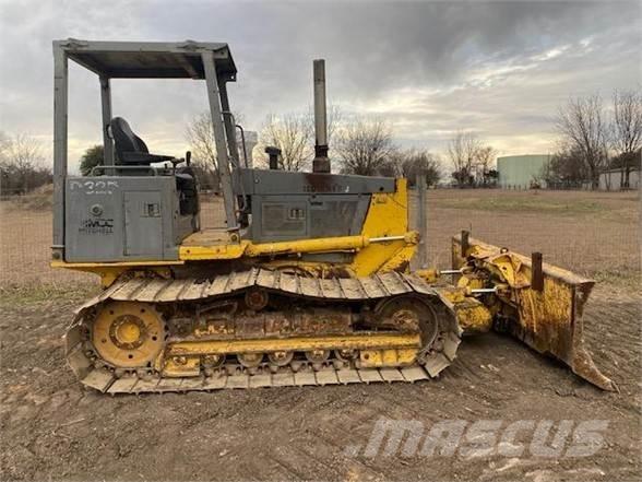 Komatsu D32P-1 Dozers - Tratores rastos