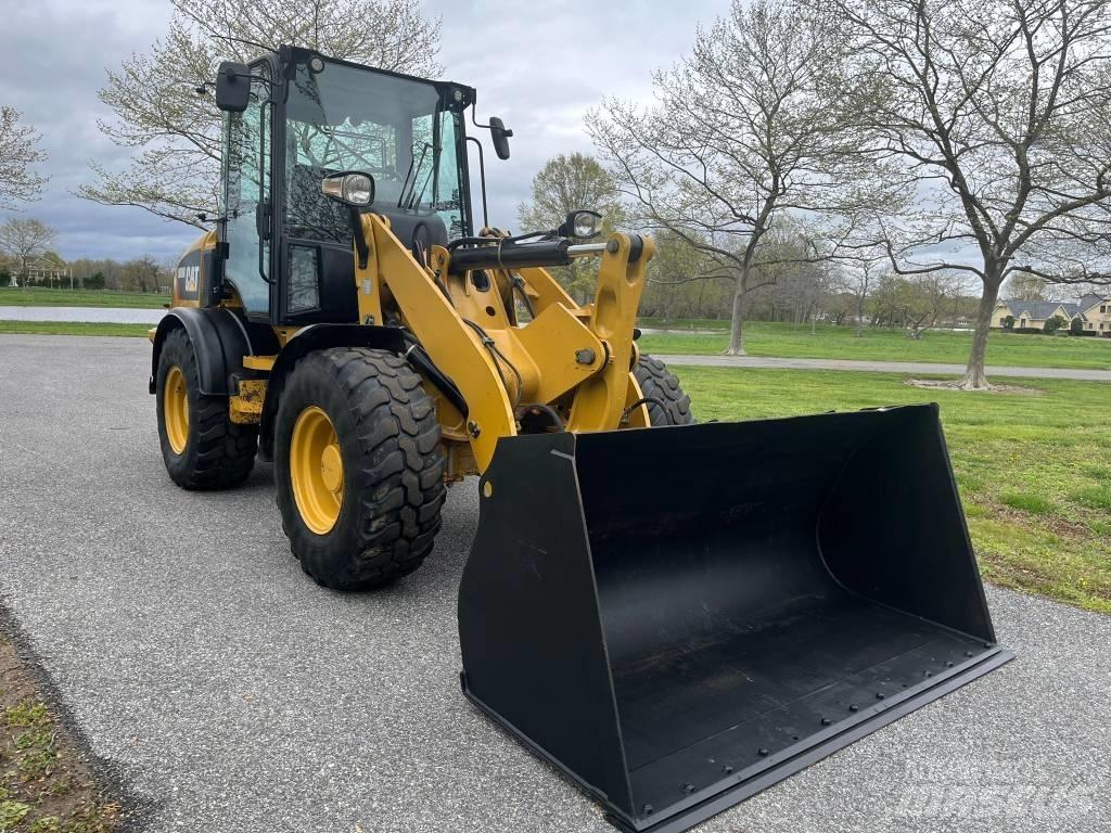 CAT 908M Carregadeiras de rodas
