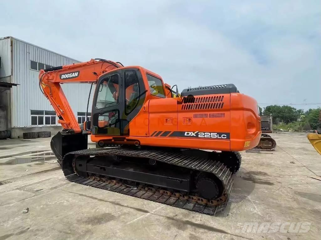Doosan DX 225 LC Escavadeiras de esteiras