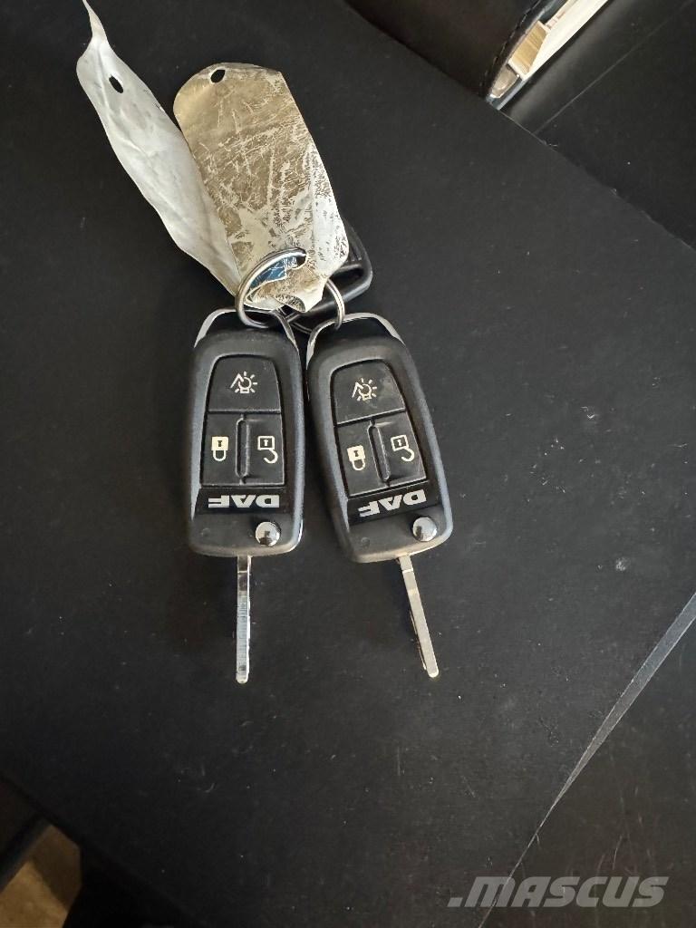 DAF CF 370 Camiões de Transporte Auto