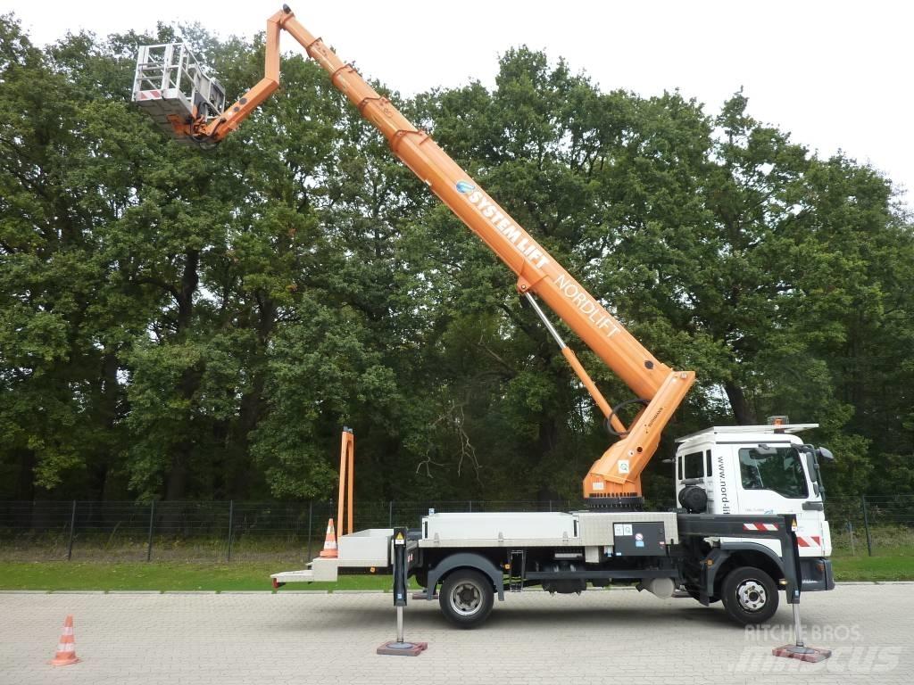 Ruthmann T 330 Plataformas aéreas montadas em camião