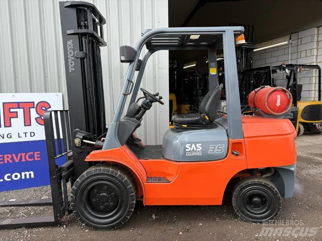 Toyota 7FGJ35 Empilhadores a gás