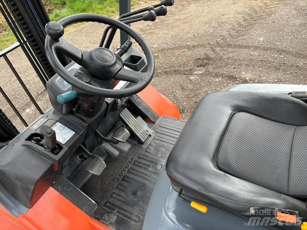 Toyota 7FGJ35 Empilhadores a gás
