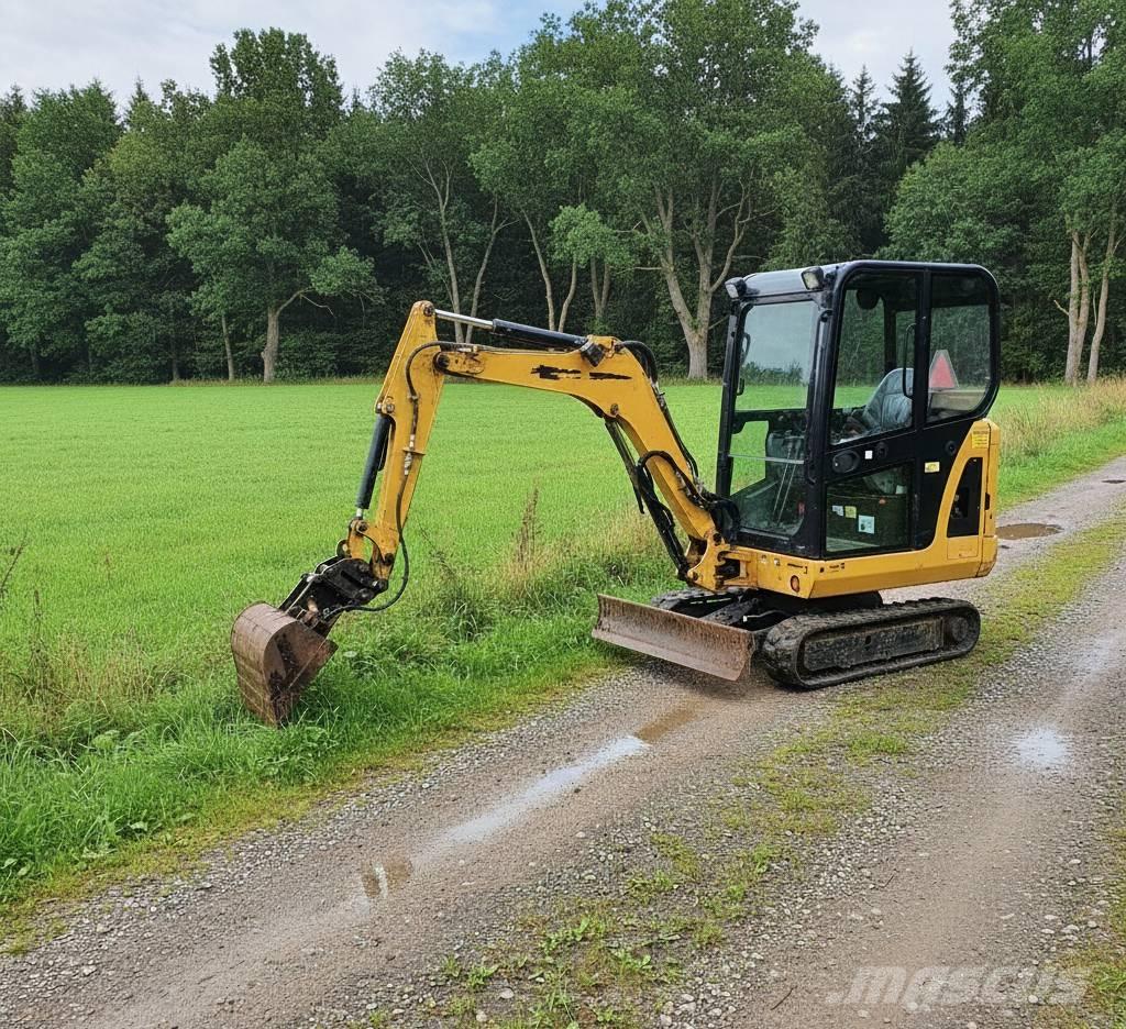 CAT 301.8 C Miniescavadeiras