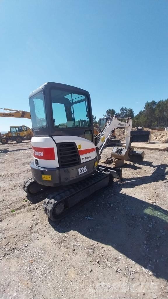 Bobcat E 25 Miniescavadeiras