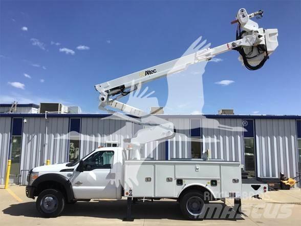 Altec AT40M Plataformas aéreas montadas em camião
